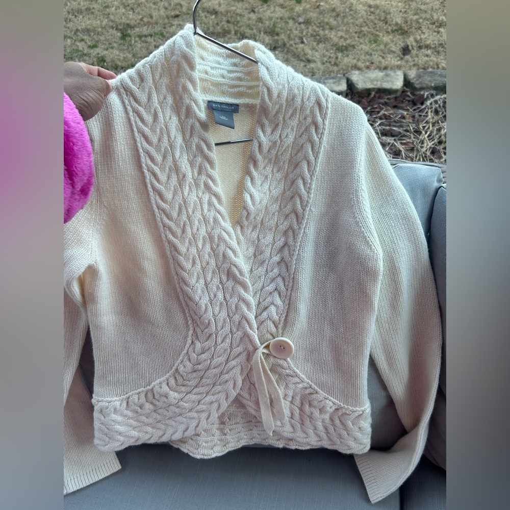 Vintage Ann Taylor women white sweater